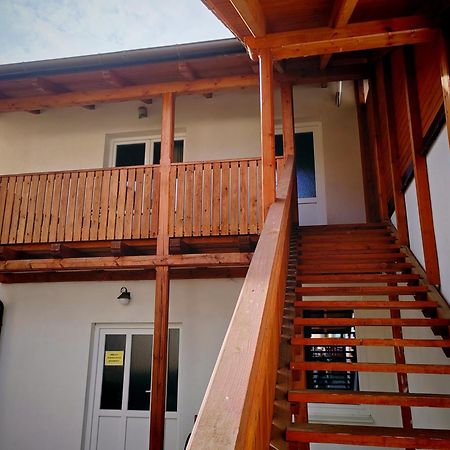 Apartman Sazava Eksteriør bilde